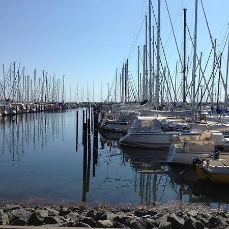 בית נופש Ostsee - Reetdachhaus Nr 4 